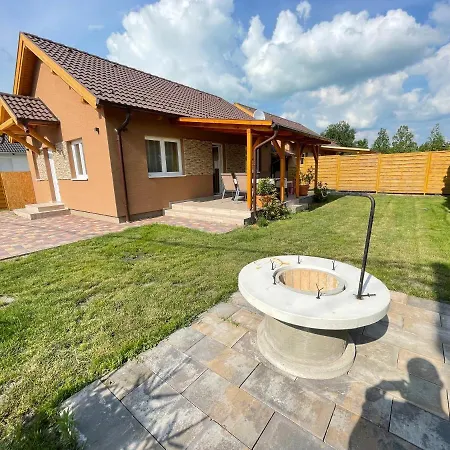 Lilla Apartment Balatonkeresztur
