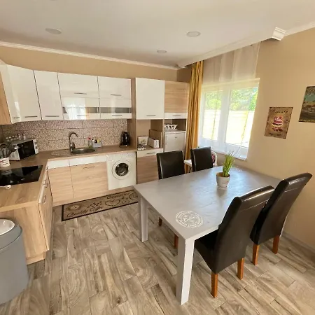 Lilla Apartment Balatonkeresztur